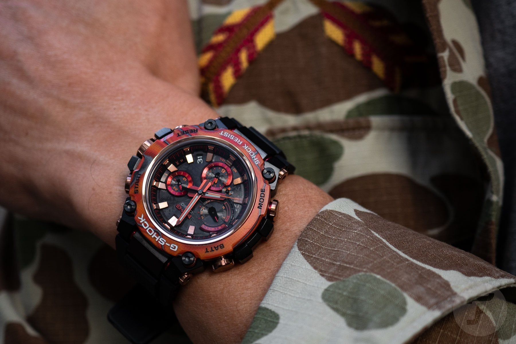 CASIO G-Shock 'Flare Red' MTG-B3000FR-1AER Snjallúr